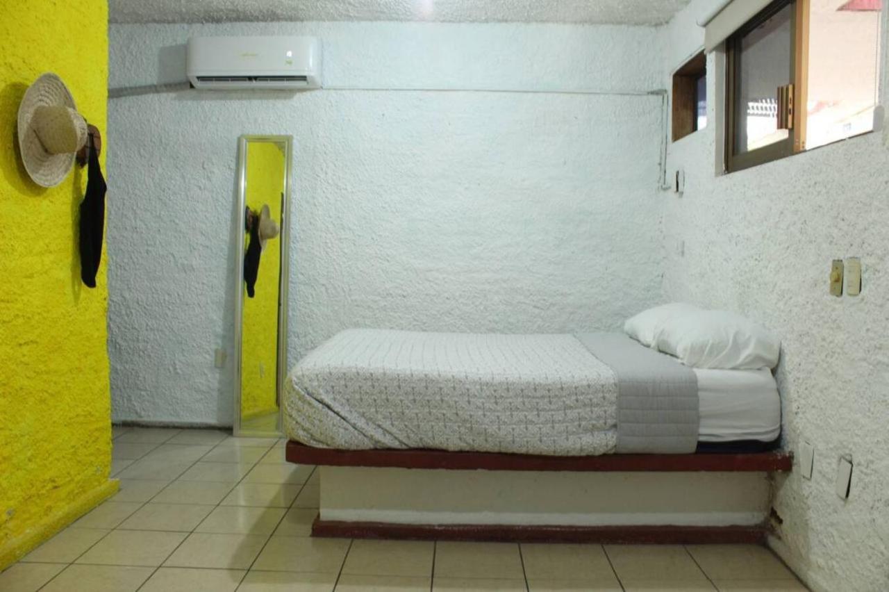 Hotel Perla マサトラン エクステリア 写真